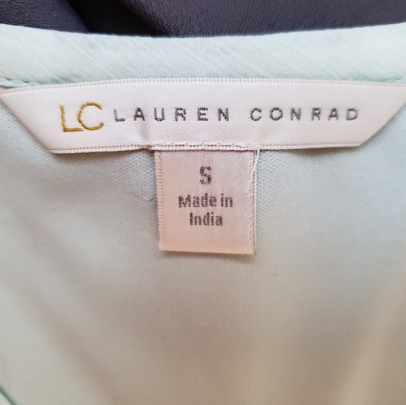 Lauren Conrad sleeveless blouse - Picture 3 of 3